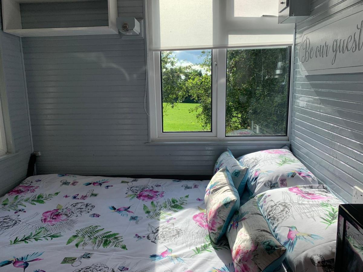 Shepherds Hut Bath Wick  Exterior photo
